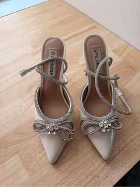 Steve Madden Ivory Crystal Bow Pointed-Toe Slingback Heels